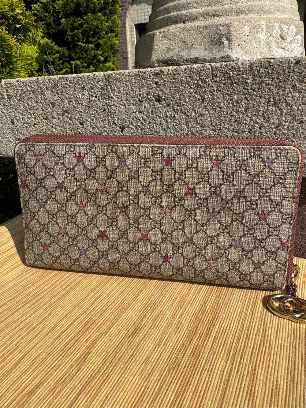Gucci Beige Monogram Zip Wallet with mini Red &Bkack Star Pattern
